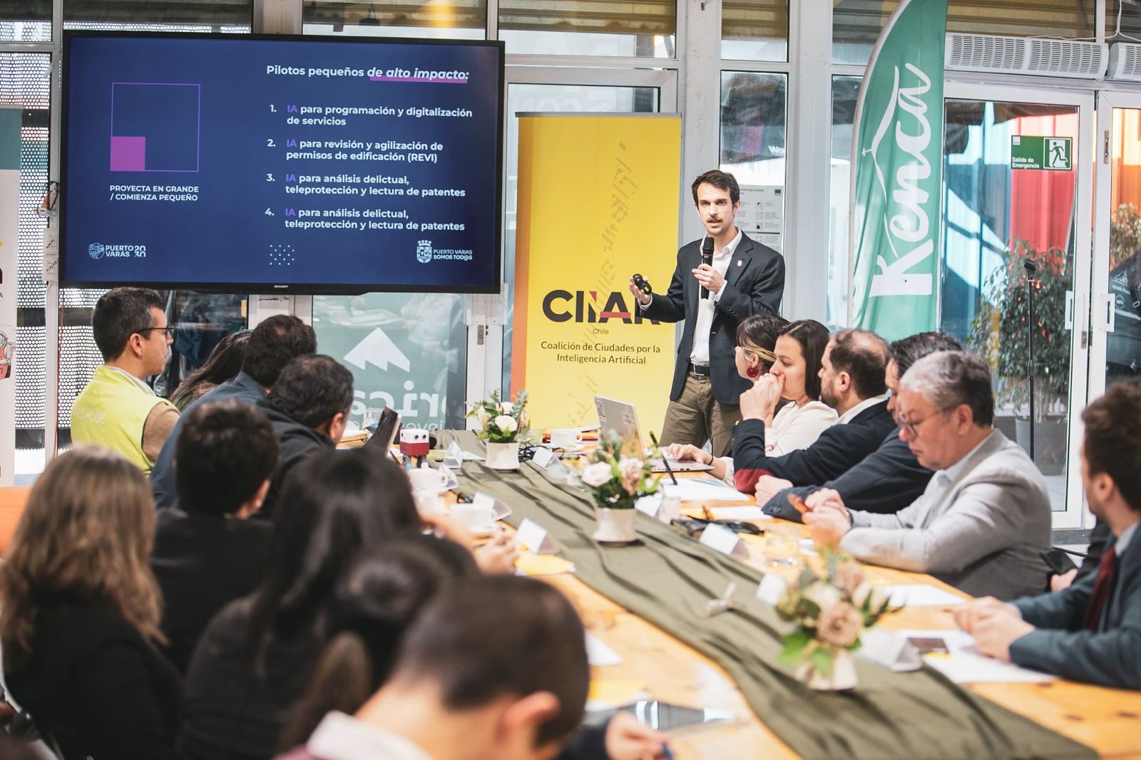 Puerto Varas presentó sus avances en inteligencia artificial ante alcaldes de todo el país