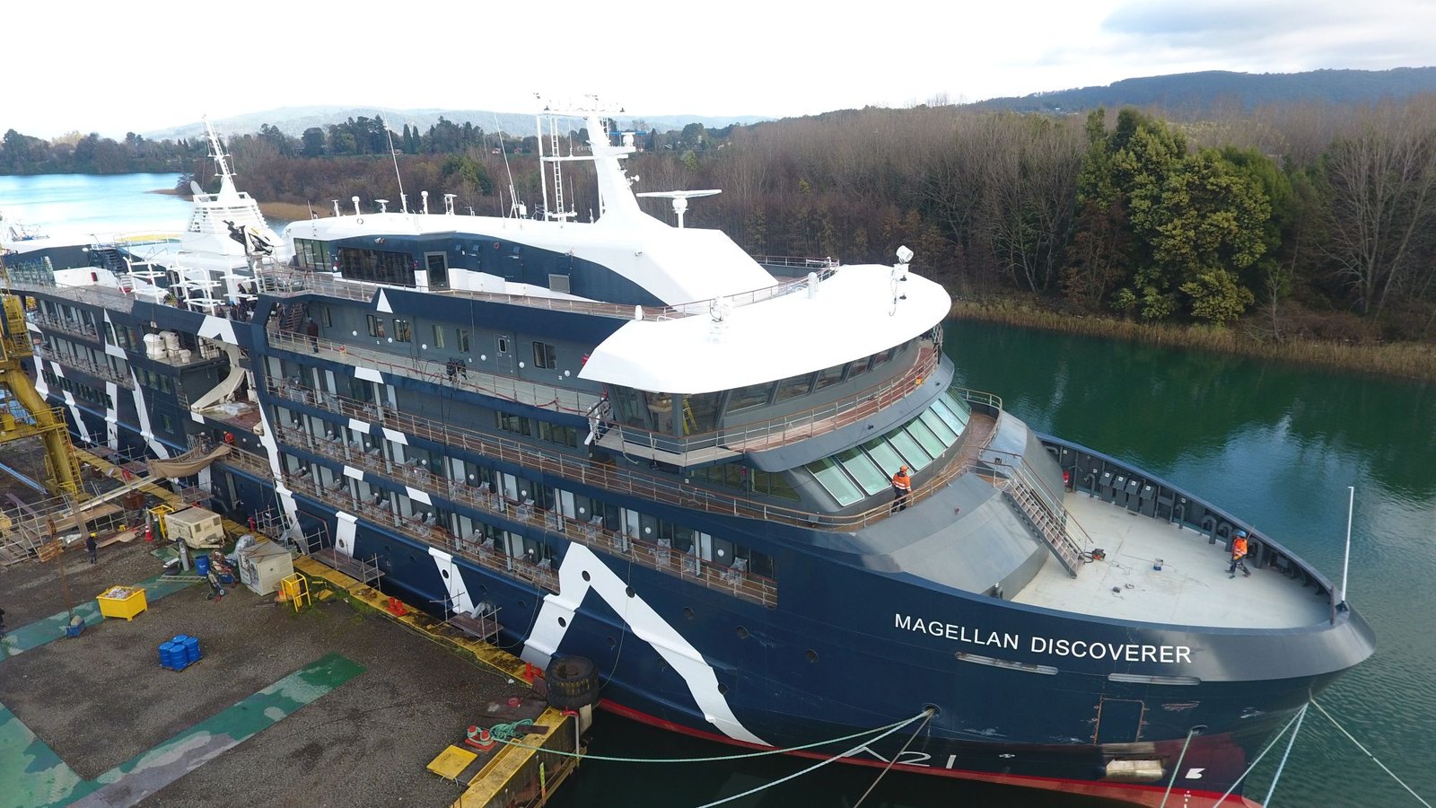 Hecho en Valdivia: el Magellan Discoverer, primer crucero híbrido-eléctrico de América, se despide rumbo a la Antártica